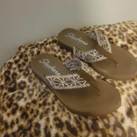 Skechers flip flops - Picture 2 of 3